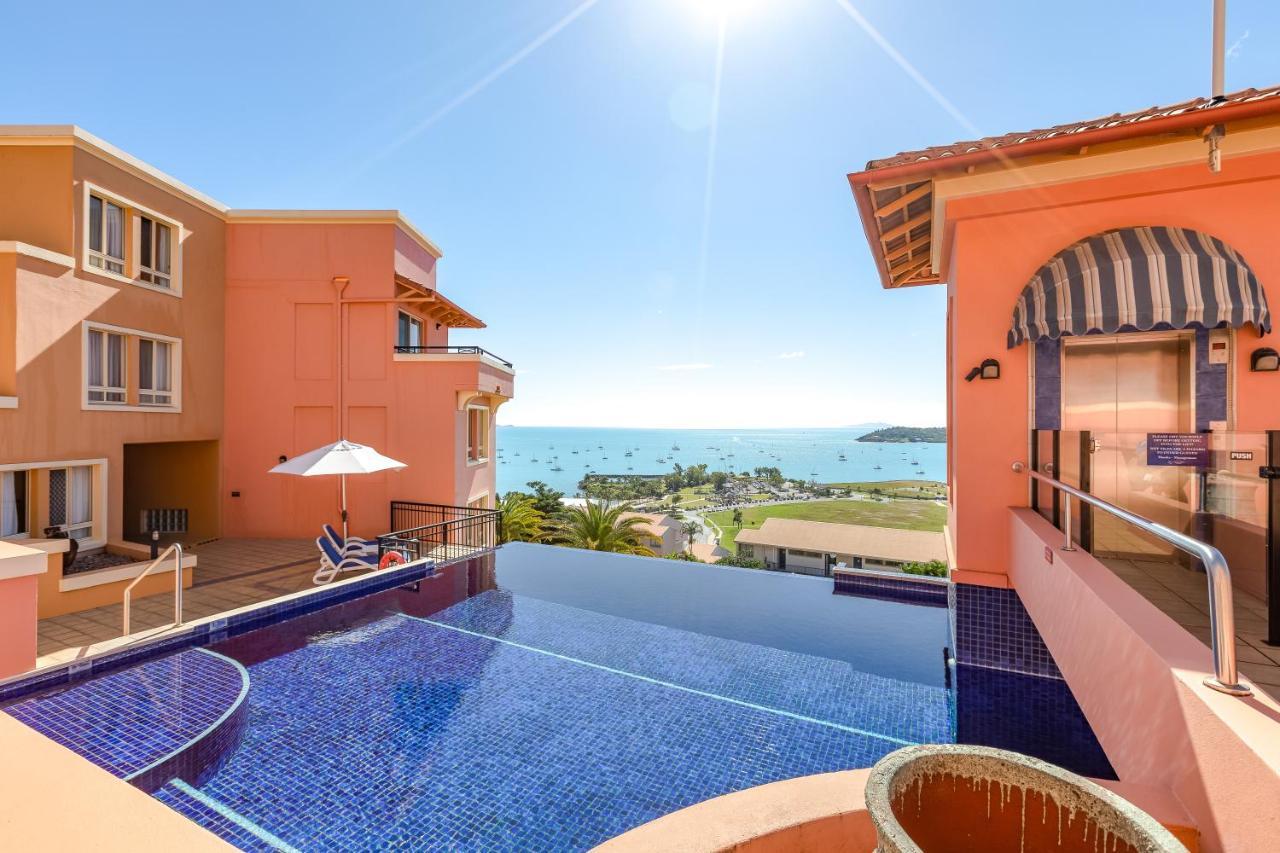 Martinique Whitsunday Resort Еърли Бийч Екстериор снимка
