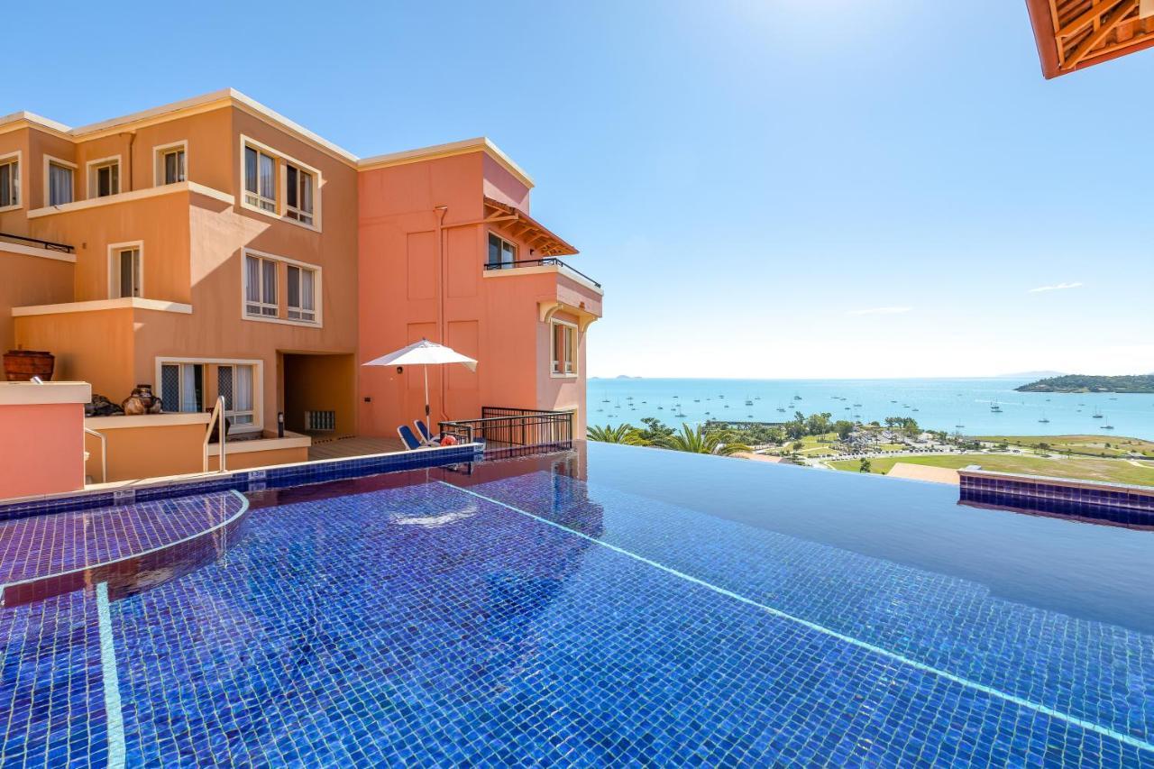 Martinique Whitsunday Resort Еърли Бийч Екстериор снимка