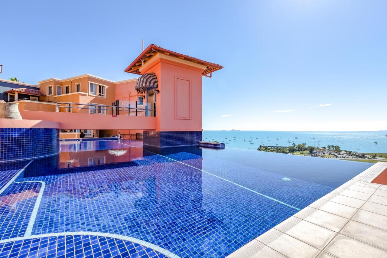 Martinique Whitsunday Resort Еърли Бийч Екстериор снимка