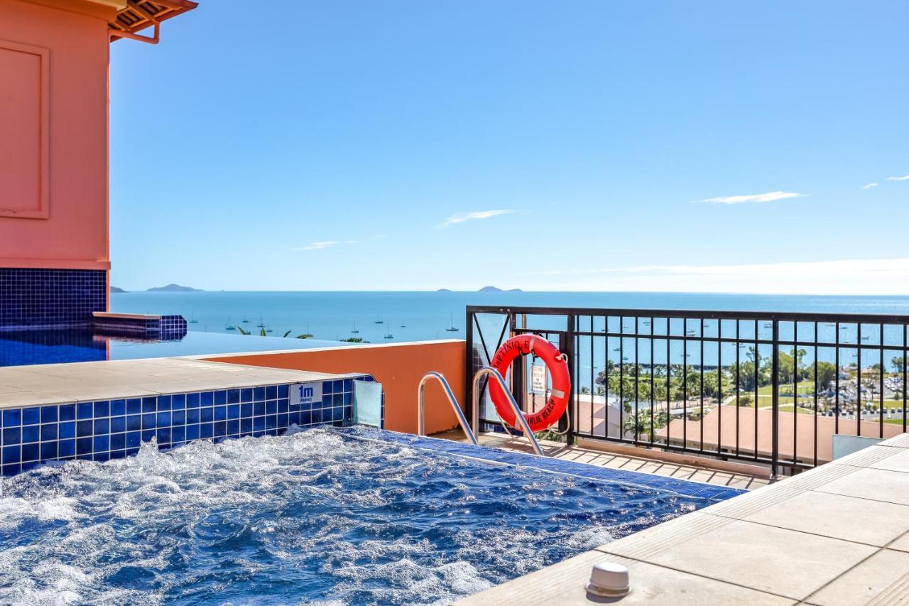 Martinique Whitsunday Resort Еърли Бийч Екстериор снимка
