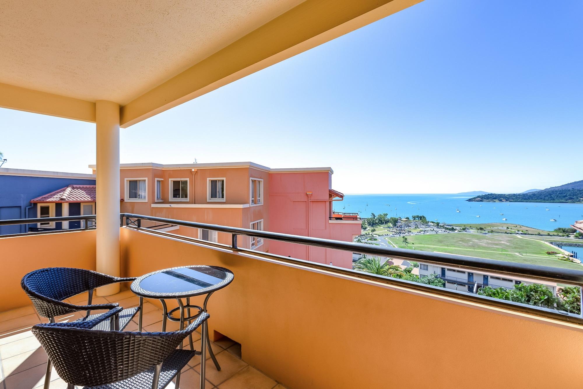 Martinique Whitsunday Resort Еърли Бийч Екстериор снимка