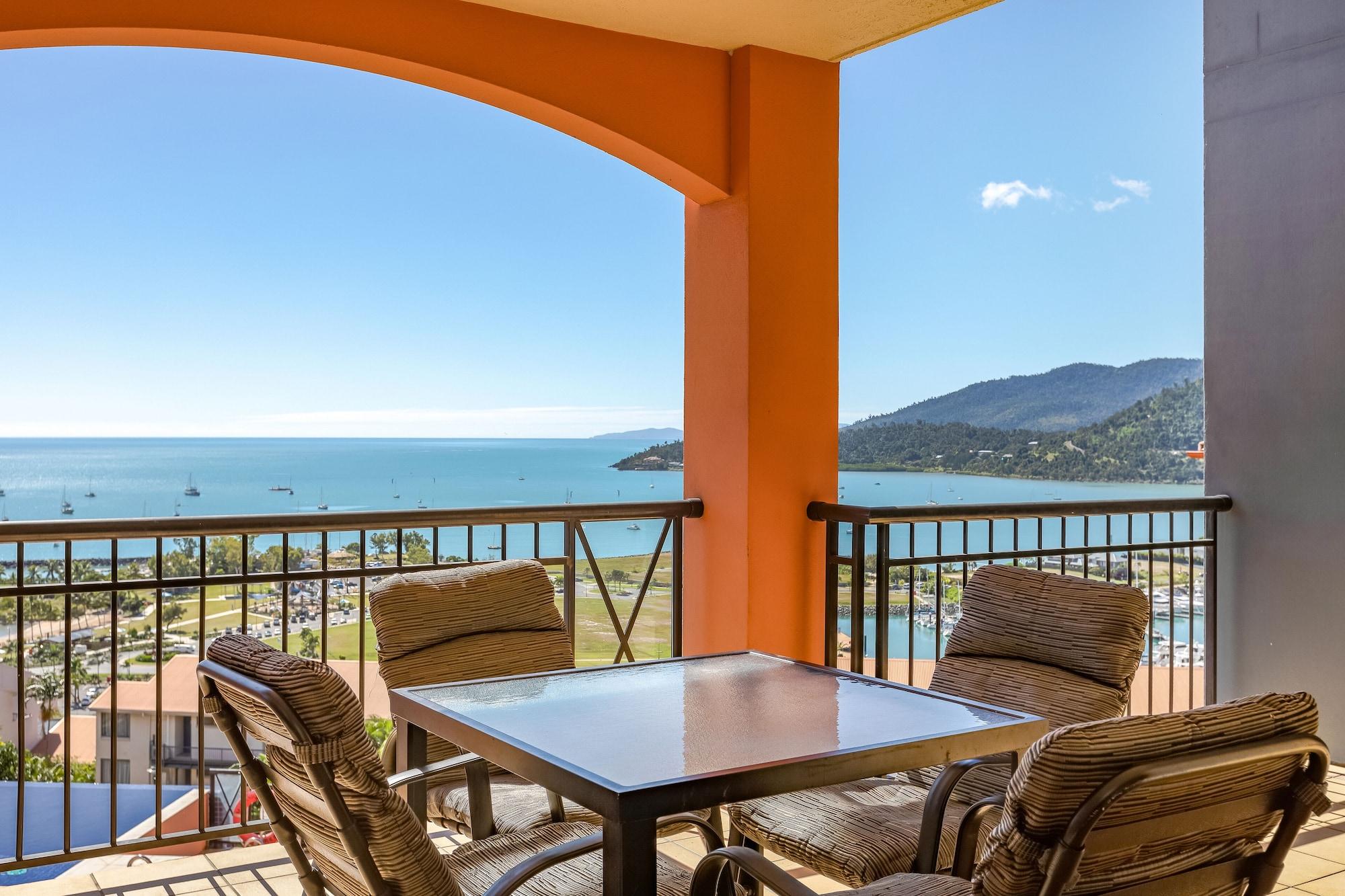 Martinique Whitsunday Resort Еърли Бийч Екстериор снимка