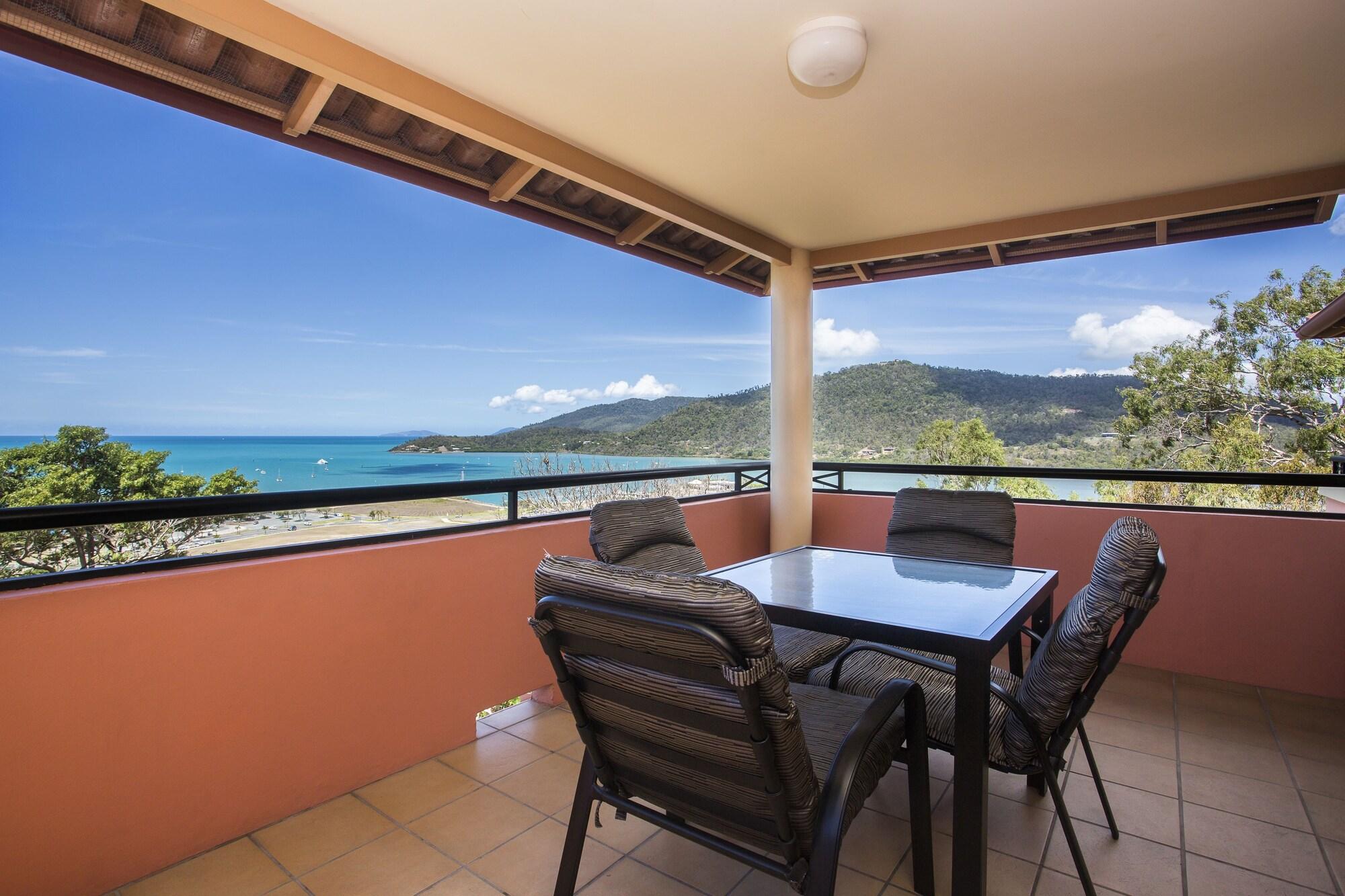 Martinique Whitsunday Resort Еърли Бийч Екстериор снимка