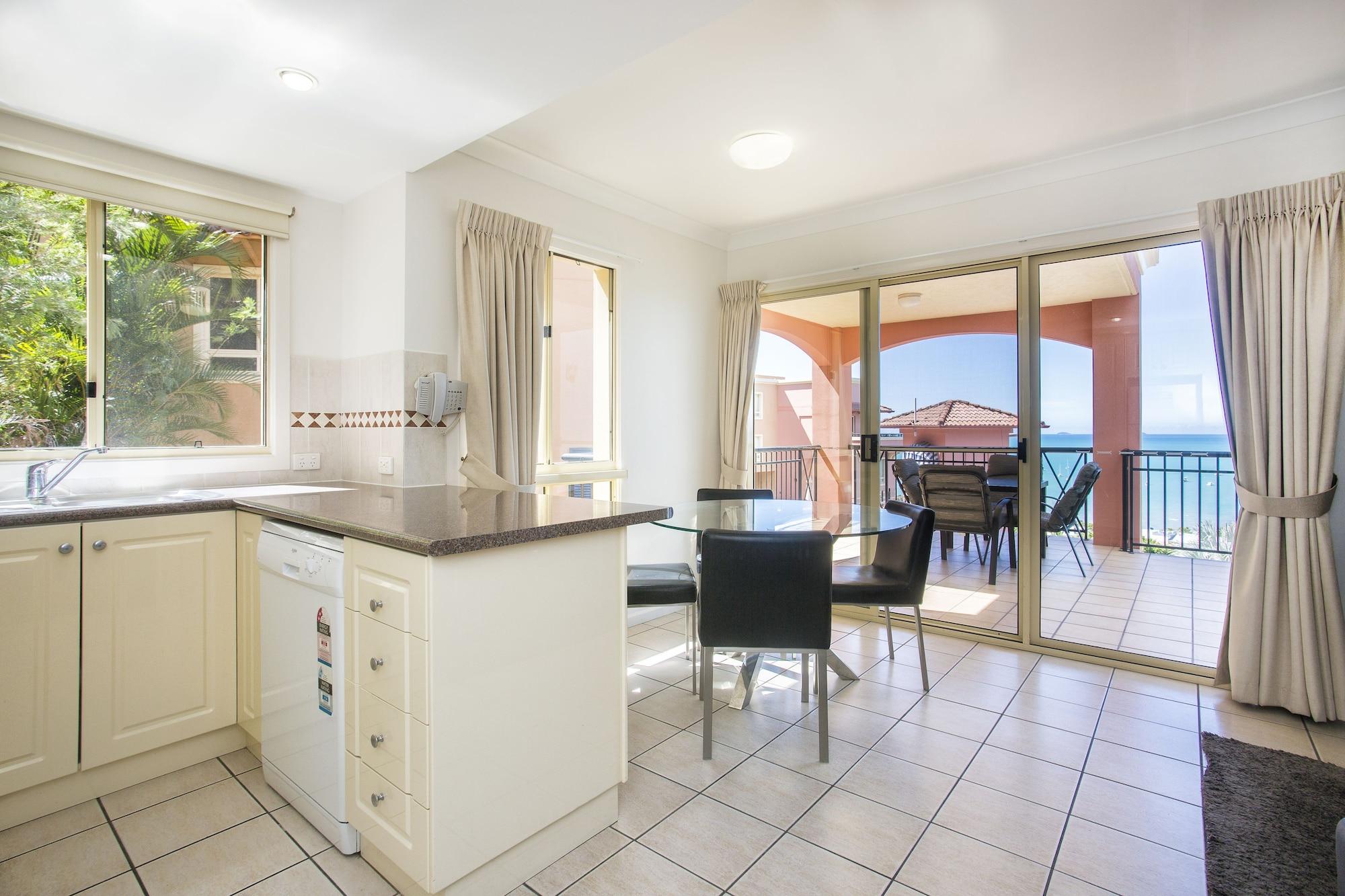 Martinique Whitsunday Resort Еърли Бийч Екстериор снимка