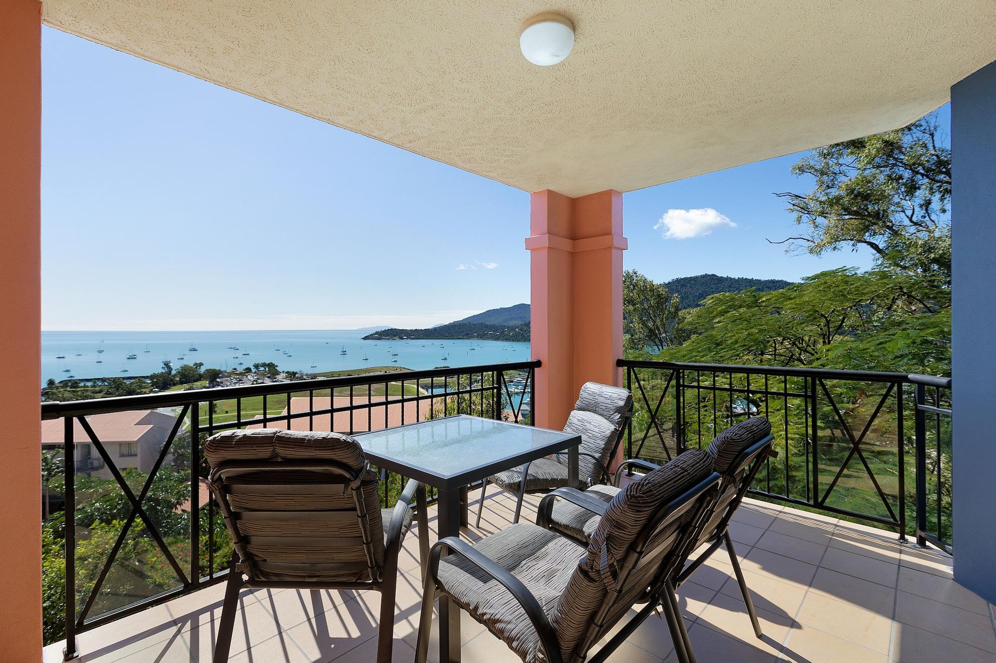 Martinique Whitsunday Resort Еърли Бийч Екстериор снимка