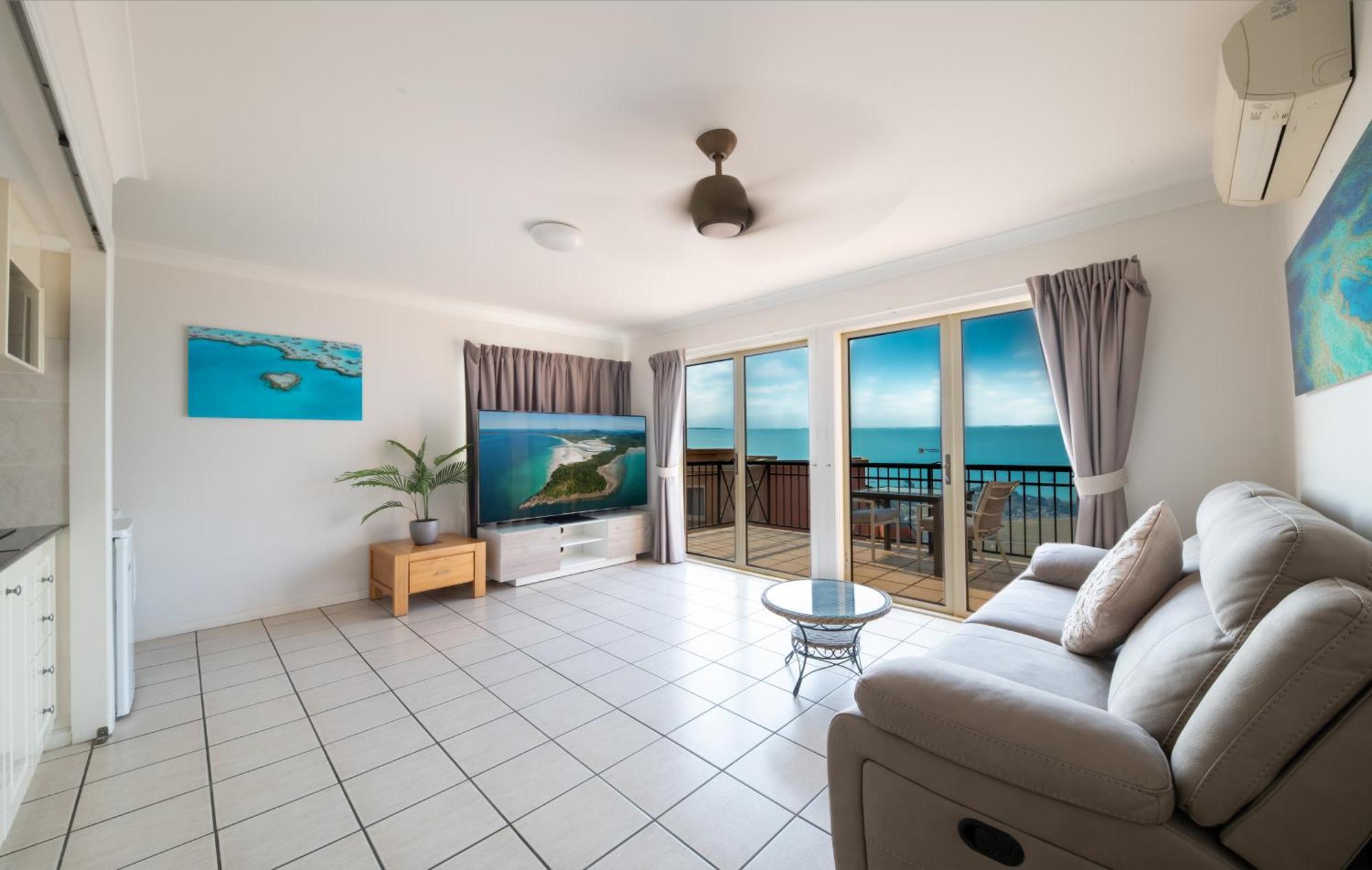 Martinique Whitsunday Resort Еърли Бийч Екстериор снимка