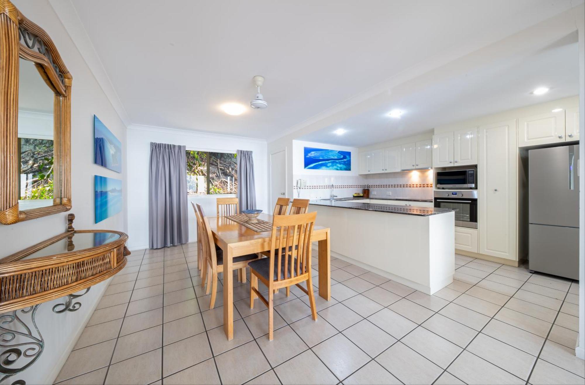 Martinique Whitsunday Resort Еърли Бийч Екстериор снимка