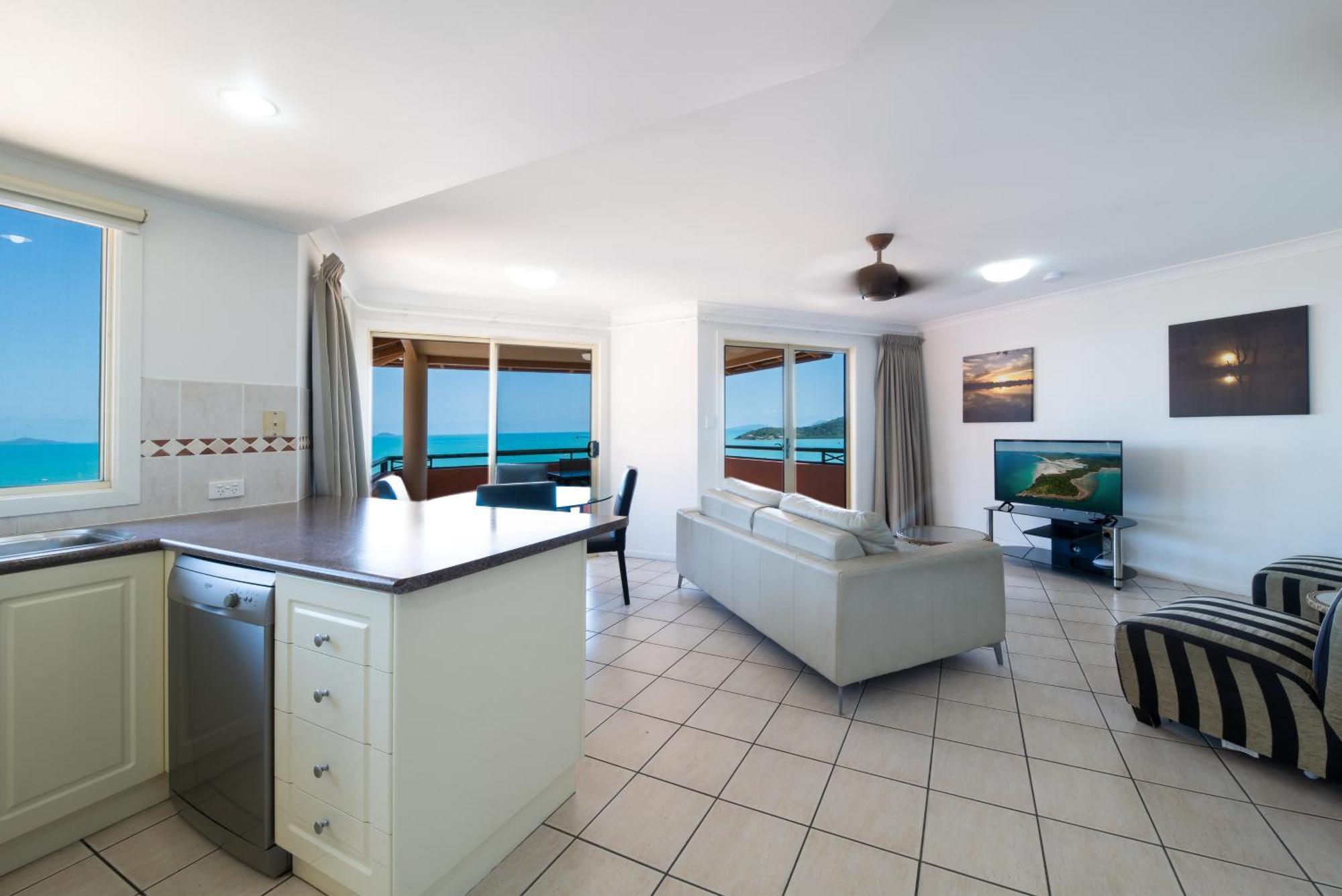Martinique Whitsunday Resort Еърли Бийч Екстериор снимка