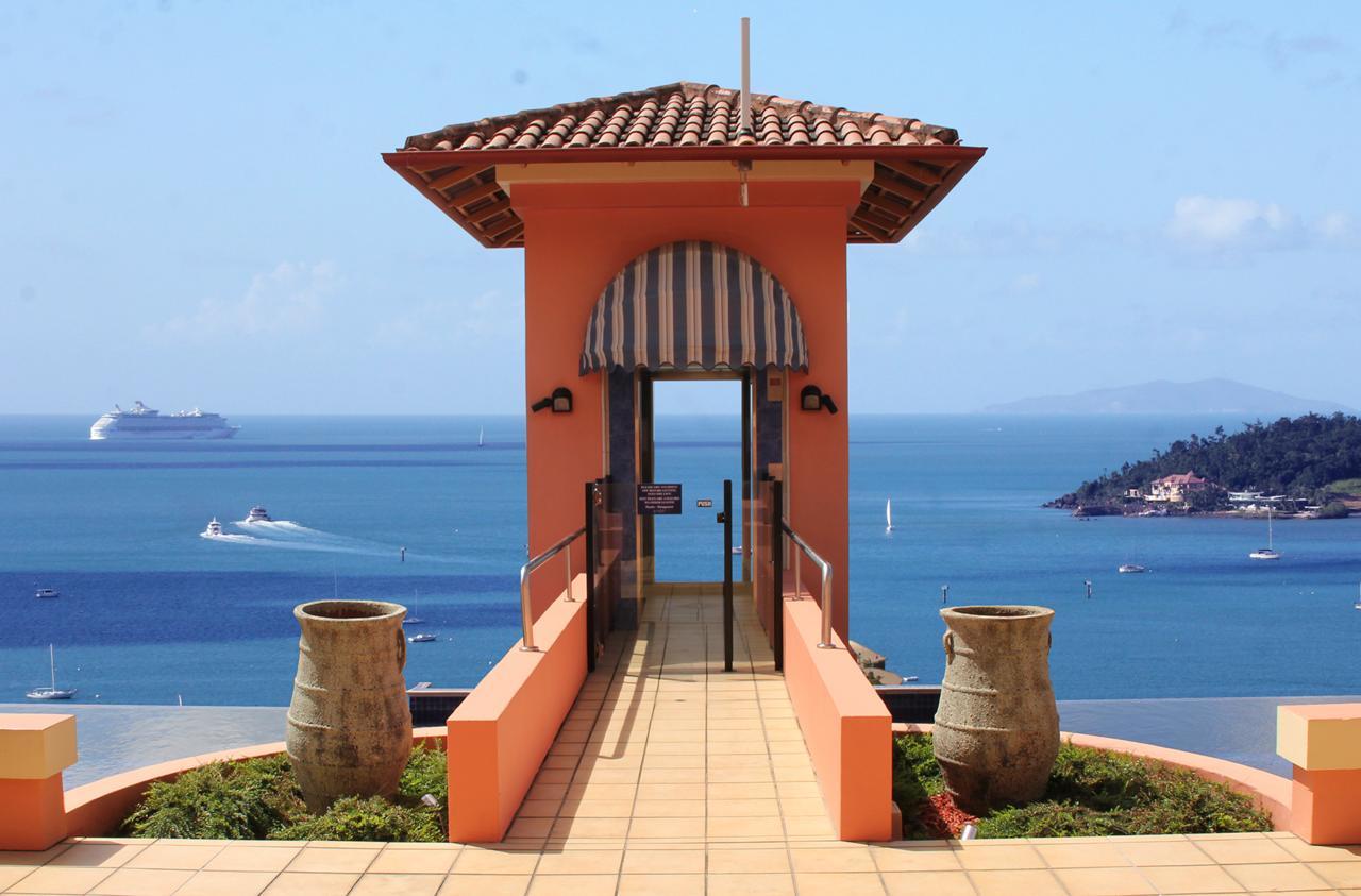 Martinique Whitsunday Resort Еърли Бийч Екстериор снимка